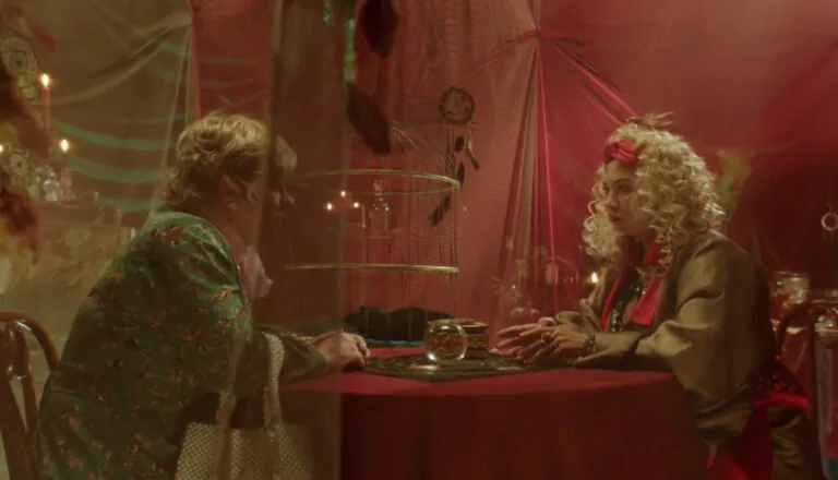 Момент из 10 серии 1 сезона